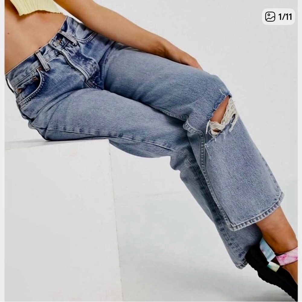 Topshop Medium Blue High Rise Distressed Mom  Jeans Size 28